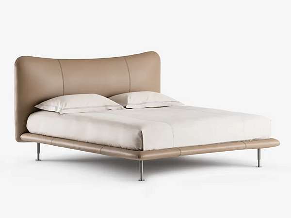 Doppelbett aus Leder mit gepolstertem Kopfteil Flou Baia Fabrik Flou aus Italien. Foto №1