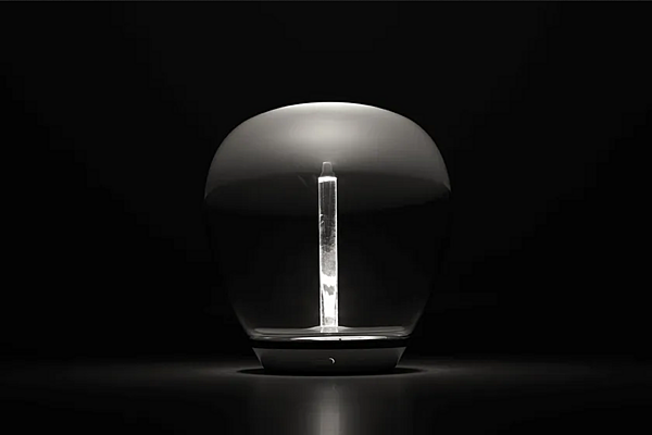 LED Tischlampe aus geblasenem Glas Empatia Artemide Fabrik Artemide aus Italien. Foto №8