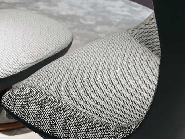 Drehstuhl mit Armlehnen aus Stoff GIORGETTI  332504 70602, 70603 Fabrik GIORGETTI aus Italien. Foto №6