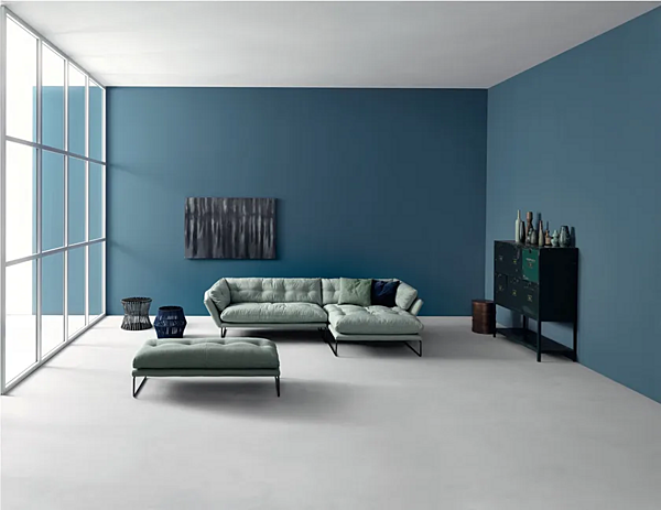 Sled-Basis Fußhocker mit Stoffbezug Saba New York Suite Fabrik SABA aus Italien. Foto №7