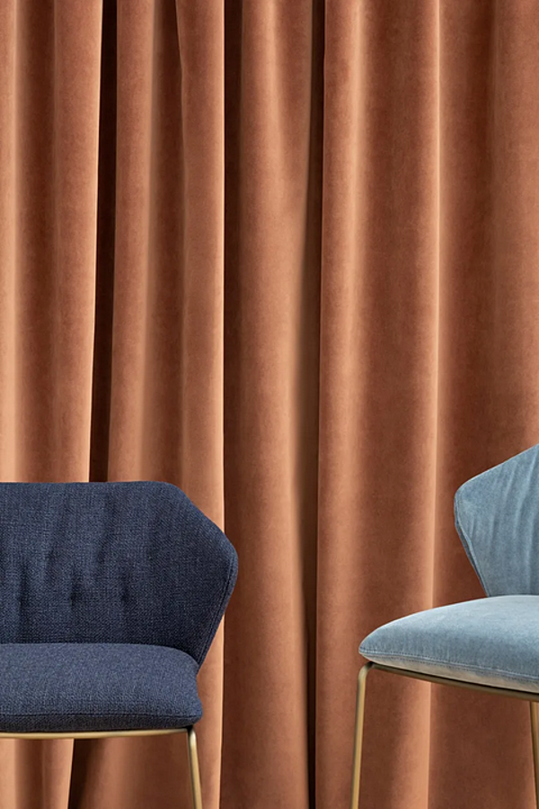 Sled Base Stoffhocker mit Fußstütze Saba New York Fabrik SABA aus Italien. Foto №6