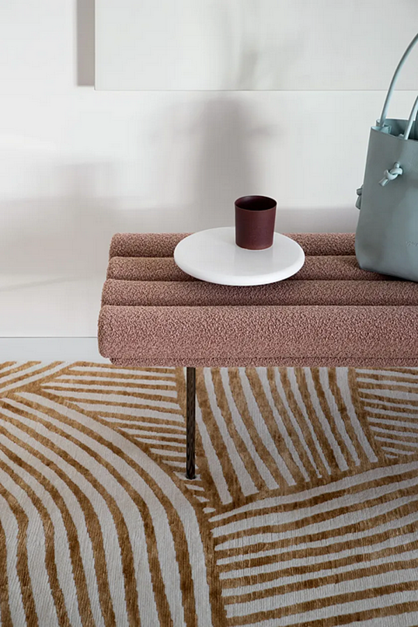 Sitzbank aus Stoff mit weicher Rückenlehne Saba Pan Flute Fabrik SABA aus Italien. Foto №6