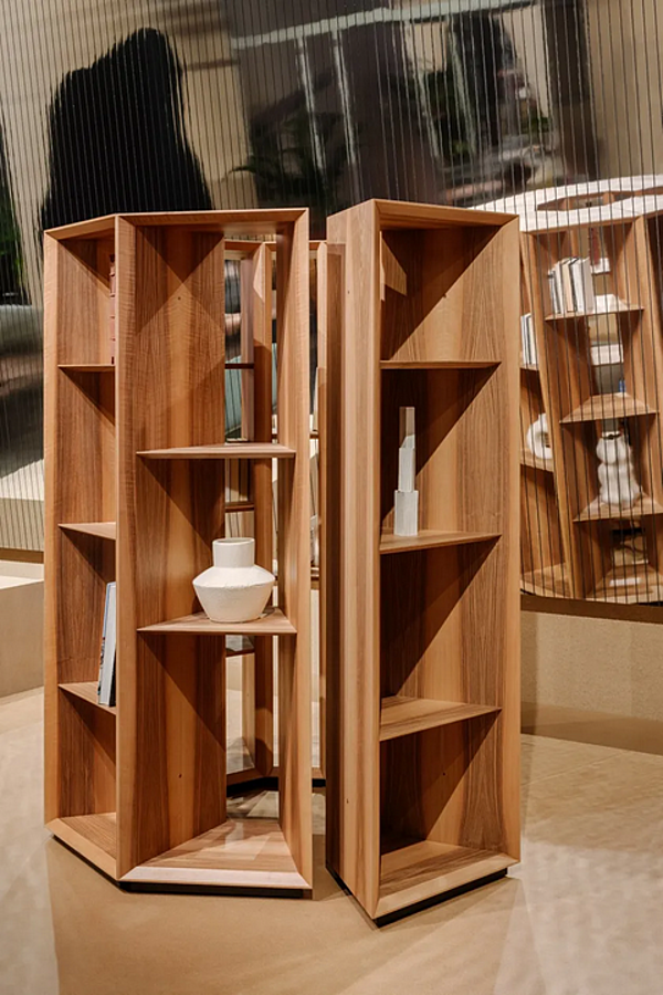 Wandregal aus Walnuss mit Trennfunktion Gallotti&Radice PRISM Fabrik Gallotti & Radice aus Italien. Foto №4