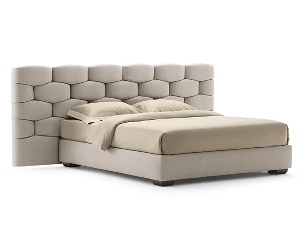 Doppelbett mit gepolsterter Rückenlehne Flou Majal Fabrik Flou aus Italien. Foto №1