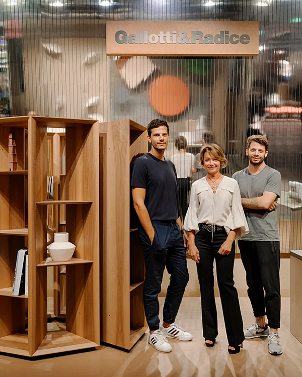 Wandregal aus Walnuss mit Trennfunktion Gallotti&Radice PRISM Fabrik Gallotti & Radice aus Italien. Foto №15