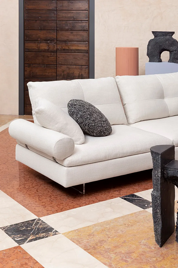 Ecksofa aus Stoff mit obiteter Rückenlehne Saba Limes New Fabrik SABA aus Italien. Foto №7