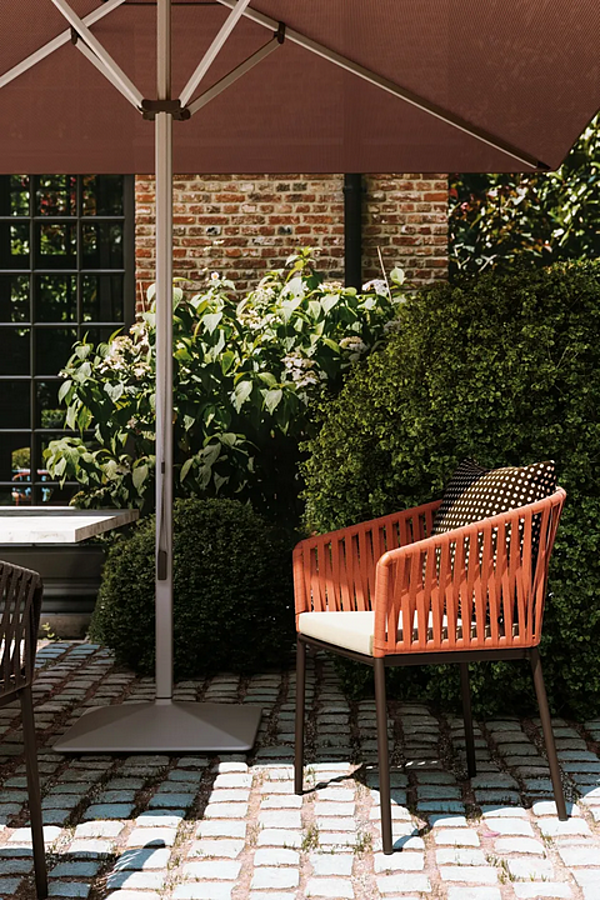 Gartenstuhl aus Stoff mit Armlehnen KETTAL BITTA Fabrik KETTAL aus Italien. Foto №3