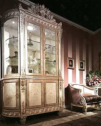 Asnaghi INTERIORS l11506 Schaufenster