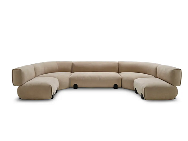 Ecksofa aus Stoff mit weicher Rückenlehne Saba Simposio Fabrik SABA aus Italien. Foto №1