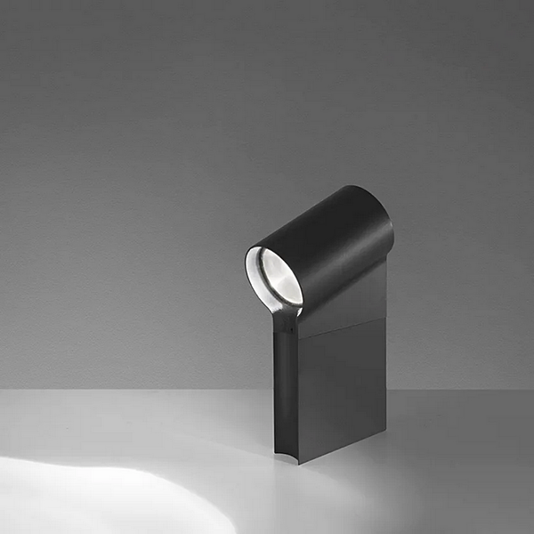 LED Aluminium Bollard Light Oblique Artemide T086200, T086300 Fabrik Artemide aus Italien. Foto №2