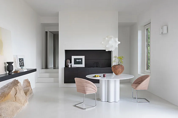 Runder Tisch mit Polyurethanbasis und Marmorplatte Teatro Magico Saba Fabrik SABA aus Italien. Foto №3