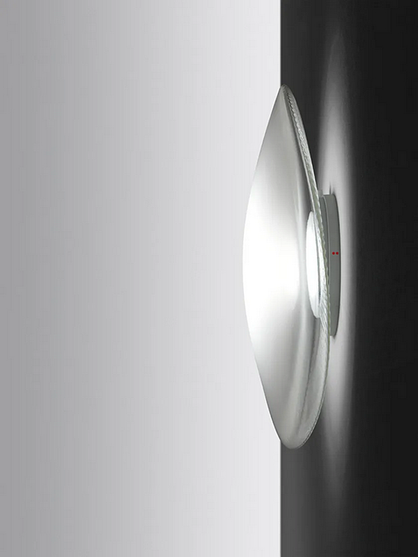 Wandleuchte aus geblasenem Glas mit LED Fabbian Loop Fabrik Fabbian aus Italien. Foto №2