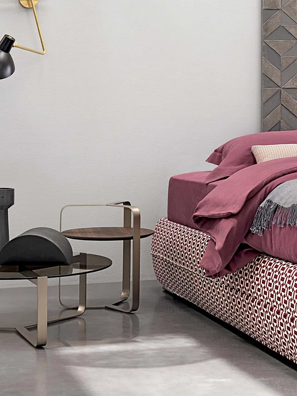 Doppelbett mit Stoffbezug und gepolsterter Rückwand Flou Mandarine Fabrik Flou aus Italien. Foto №6
