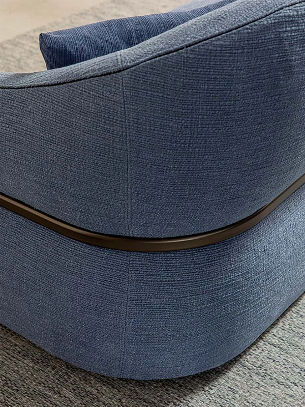 Zweisitzer Sofa mit gepolsterter Rückenlehne aus Stoff Flou Madame Butterfly Fabrik Flou aus Italien. Foto №4