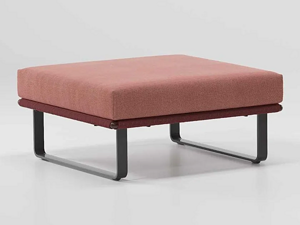Quadratischer Gartenfußhocker aus Stoff KETTAL Bitta Fabrik KETTAL aus Italien. Foto №1