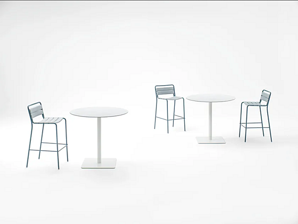 Hochstapelbarer Hocker aus Kunststoff PAOLA LENTI ELBA Fabrik PAOLA LENTI aus Italien. Foto №2