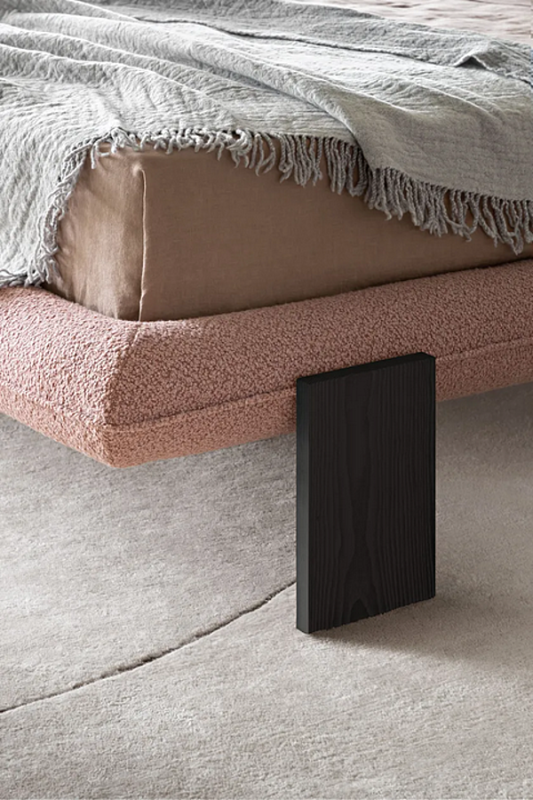 Stoffbett mit gepolsterter Rückenlehne Wabi Saba Fabrik SABA aus Italien. Foto №12