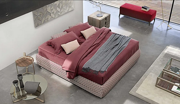 Doppelbett mit Stoffbezug und gepolsterter Rückwand Flou Mandarine Fabrik Flou aus Italien. Foto №5