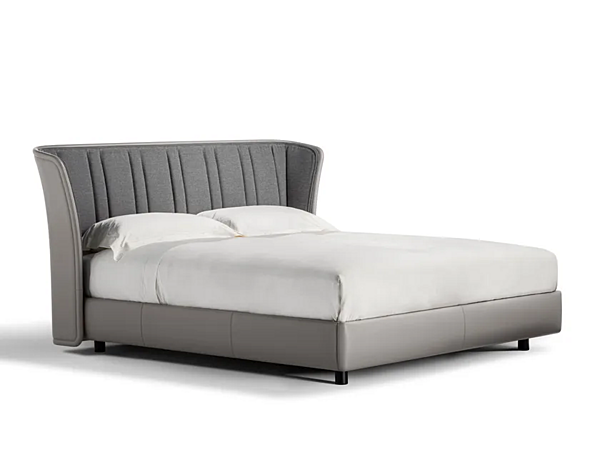 Doppelbett mit gepolstertem Kopfteil aus Stoff POLTRONA FRAU LOLA DARLING Fabrik POLTRONA FRAU aus Italien. Foto №1