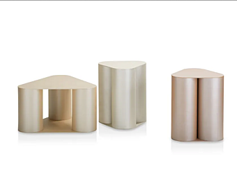 Dreieckiger Couchtisch aus Metall Saba Tres