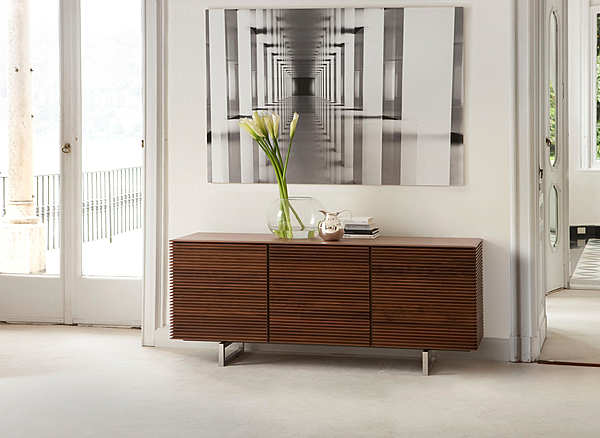 Kommode PORADA Riga credenza 4 ante (base in metallo) Fabrik PORADA aus Italien. Foto №1