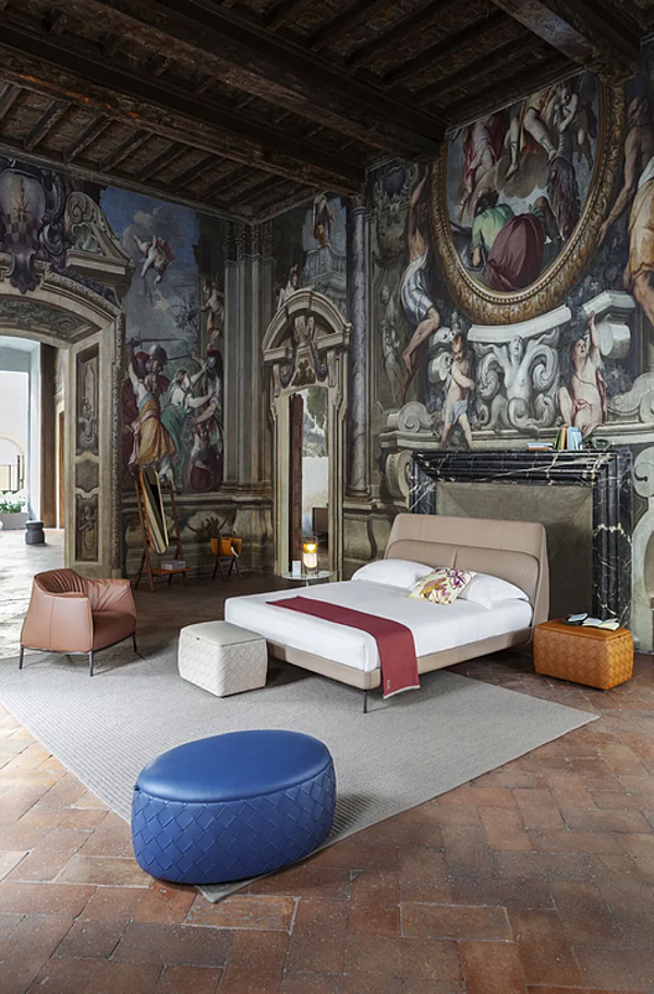 Ovaler Lederpouf Grant de Luxe POLTRONA FRAU Fabrik POLTRONA FRAU aus Italien. Foto №3