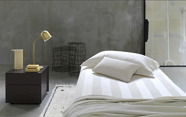 Einzelbett mit gepolstertem Kopfteil Flou Fabrik Flou aus Italien. Foto №3