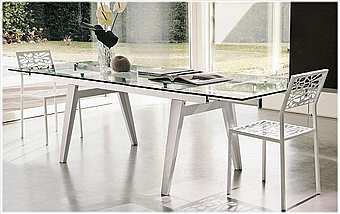 Tisch 5405