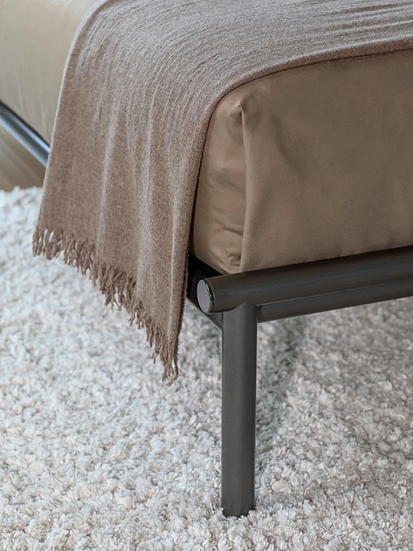 Doppelbett mit gepolsterter Rückenlehne Flou Iko Fabrik Flou aus Italien. Foto №4