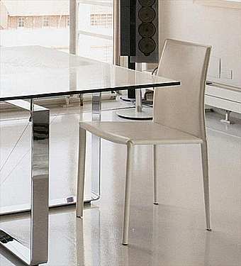 Der Stuhl 5445