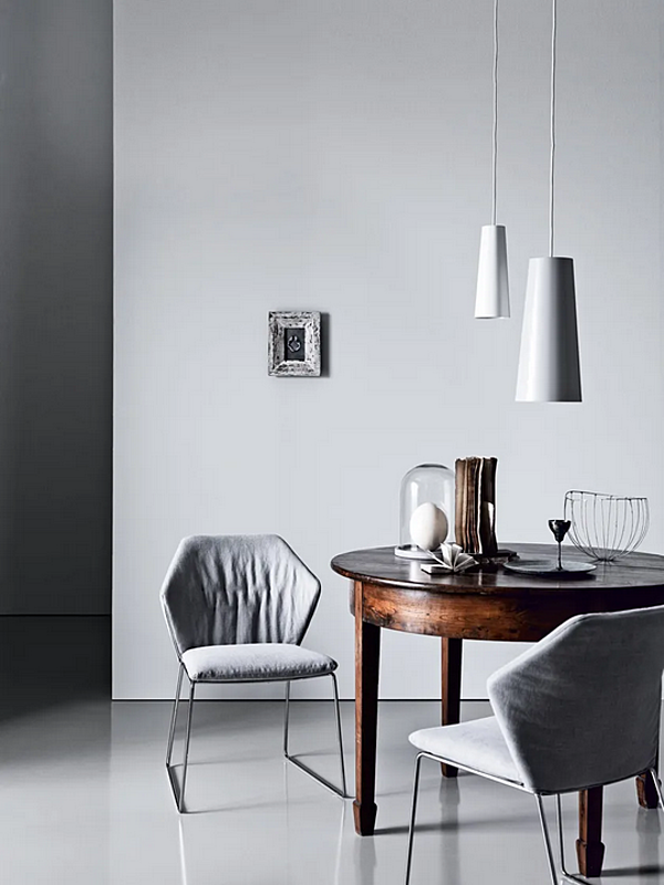 Sled Base Stoffstuhl New York Saba Fabrik SABA aus Italien. Foto №3