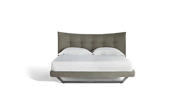 Stoffbett mit gepolstertem Kopfteil Aurora Tre POLTRONA FRAU Fabrik POLTRONA FRAU aus Italien. Foto №2