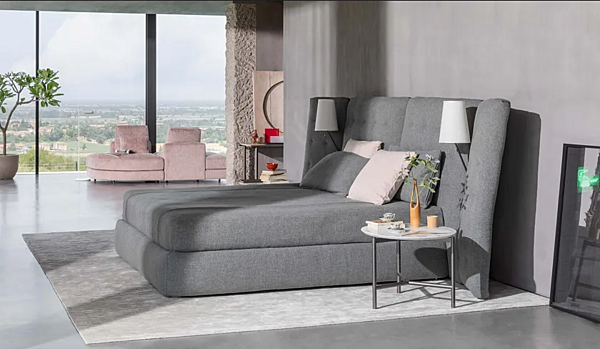 Doppelbett mit hoher gepolsterter Rückenlehne Flou Paravento Fabrik Flou aus Italien. Foto №4