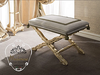 Niedriger gepolsterter Hocker aus Stoff Modenese Luxury Interiors 14532