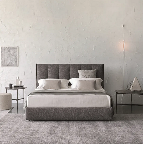 Doppelbett mit hoher gepolsterter Rückenlehne aus Stoff Flou Koi Fabrik Flou aus Italien. Foto №13