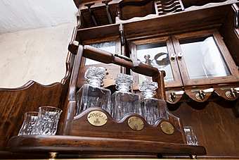 Weinmöbel und Accessoires aa230