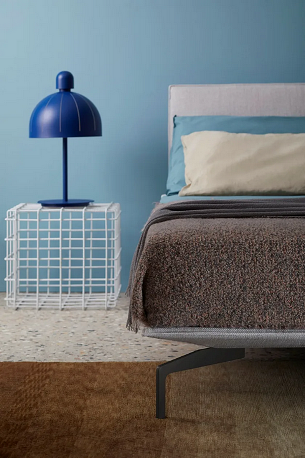 Doppelbett mit gepolstertem Kopfteil aus Stoff Saba Avant Apres Fabrik SABA aus Italien. Foto №6