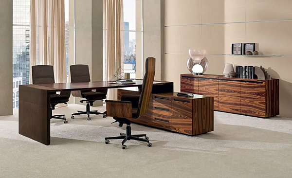 Leder Executive Chair mit Armlehnen und Rückenlehne i 4 Mariani Fabrik i 4 Mariani aus Italien. Foto №3