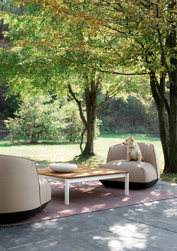 Gartenarmchair mit Armlehnen aus Sunbrella Kristalia Brioni Fabrik Kristalia aus Italien. Foto №12