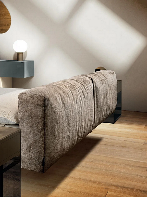 Doppelbett mit gepolstertem Kopfteil aus Stoff LAGO Air Soft 1562 1562 Fabrik LAGO aus Italien. Foto №2