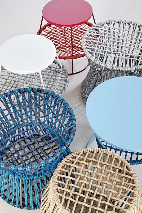 Runder Kaffeetisch aus Eisen mit integriertem Zeitschriftenregal Saba Ziggy Fabrik SABA aus Italien. Foto №6