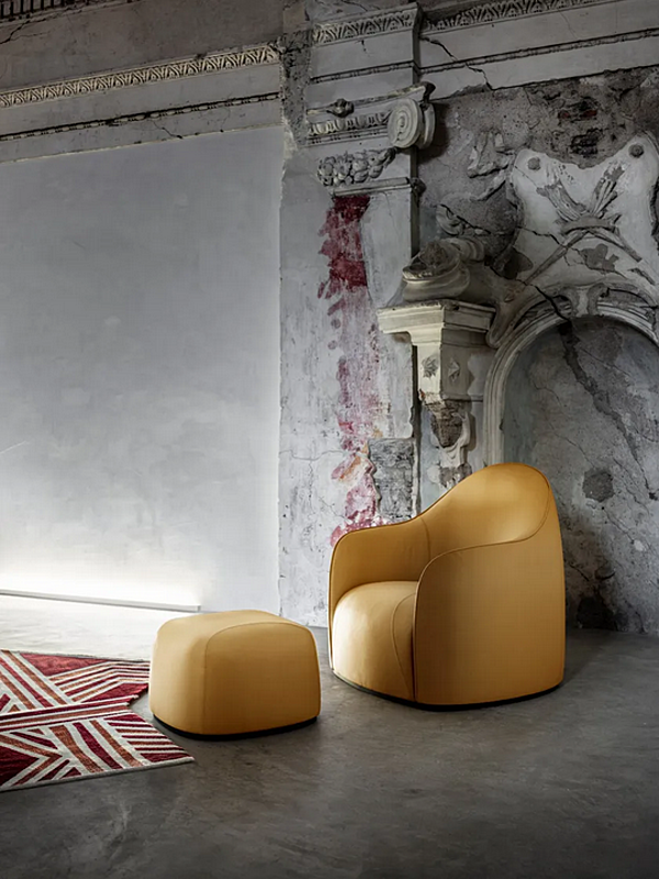 Lederarmchair mit Armlehnen GHIDINI1961 Sweet Armchair Fabrik GHIDINI1961 aus Italien. Foto №2