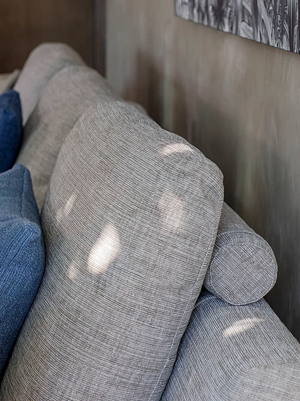Ecksofa aus Stoff mit weicher Rückenlehne Flou Olivier Fabrik Flou aus Italien. Foto №5
