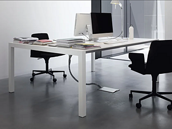 Rechteckiger Schreibtisch aus Holz mit Sushi-Arbeitsplatz Kristalia Fabrik Kristalia aus Italien