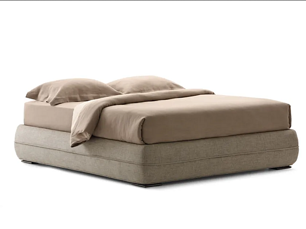 Doppelbett mit Stoffbezug und gepolsterter Rückwand Flou Mandarine Fabrik Flou aus Italien. Foto №1