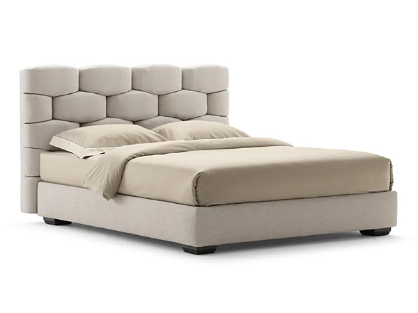 Doppelbett mit gepolstertem Kopfteil Flou Majal Fabrik Flou aus Italien. Foto №1
