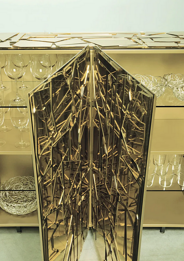 Glasvitrine mit Türen Edra Scrigno Fabrik EDRA aus Italien. Foto №7
