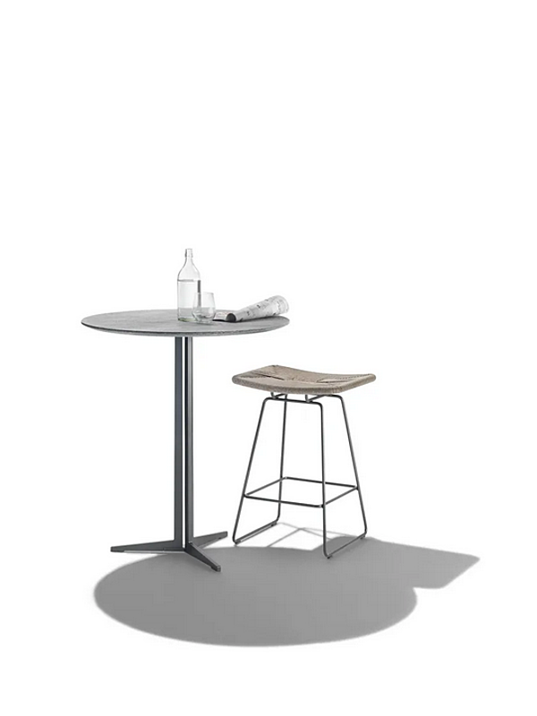 Hochter Tisch mit 3-Stern-Basis aus Aluminium FLEXFORM Fly Outdoor Fabrik FLEXFORM aus Italien. Foto №2