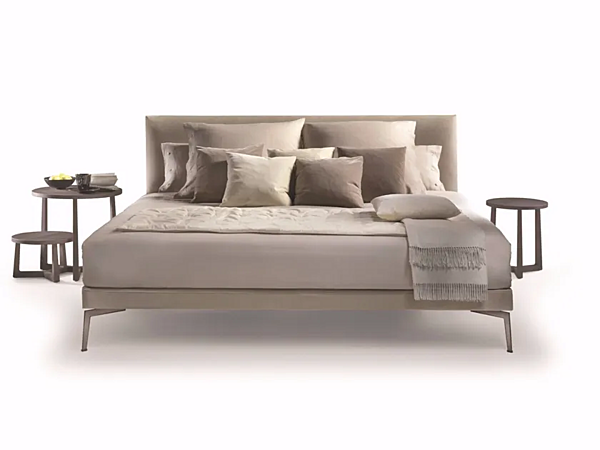 Doppelbett mit gepolsterter Rückwand aus Stoff FLEXFORM Feel Good Ten Fabrik FLEXFORM aus Italien. Foto №1