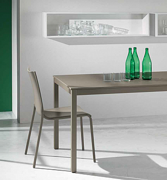 Der Stuhl 04.22OUT EVA